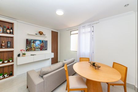 Apartamento à venda com 65m², 2 quartos e 1 vagaSala