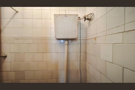 Apartamento à venda com 70m², 3 quartos e sem vaga Apartamento à venda com 70m², 3 quartos e sem vagaBanheiro de serviço