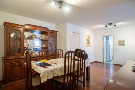 Apartamento à venda com 127m², 3 quartos e 1 vaga Apartamento à venda com 127m², 3 quartos e 1 vagaSala