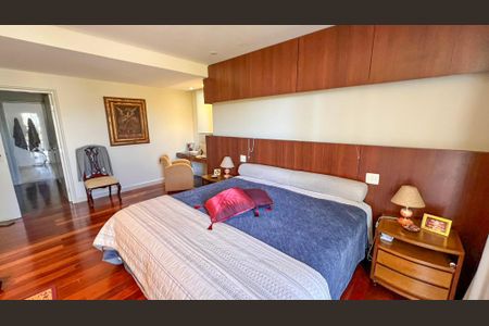 Casa de condomínio à venda com 400m², 5 quartos e 2 vagasSuíte 1