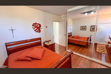 Casa de condomínio à venda com 400m², 5 quartos e 2 vagasSuíte 2