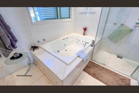 Casa de condomínio à venda com 400m², 5 quartos e 2 vagasBanheiro da Suíte 2