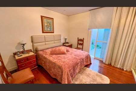 Casa de condomínio à venda com 400m², 5 quartos e 2 vagasQuarto 1