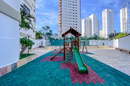 Apartamento à venda com 220m², 3 quartos e 2 vagasÁrea comum - Playground