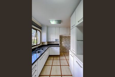 Apartamento à venda com 220m², 3 quartos e 2 vagasCozinha