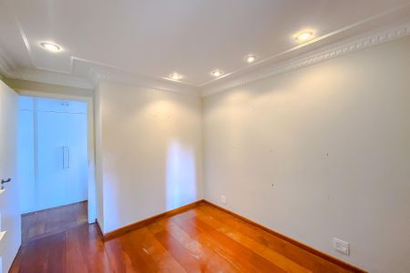 Apartamento à venda com 220m², 3 quartos e 2 vagasSuíte