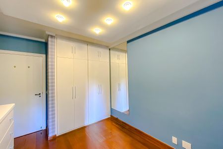 Apartamento à venda com 220m², 3 quartos e 2 vagasQuarto 2