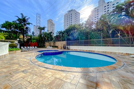 Apartamento à venda com 220m², 3 quartos e 2 vagasÁrea comum - Piscina