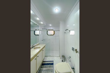 Apartamento à venda com 220m², 3 quartos e 2 vagasBanheiro da Suíte
