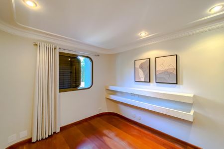 Apartamento à venda com 220m², 3 quartos e 2 vagasSuíte