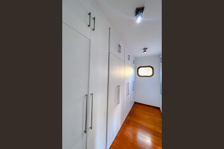 Apartamento à venda com 220m², 3 quartos e 2 vagasSuíte