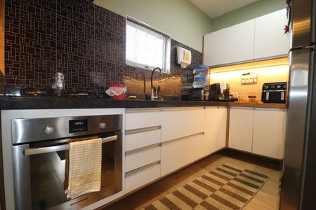 Casa à venda com 348m², 3 quartos e 12 vagasCasa 2 - Cozinha