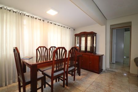 Casa à venda com 348m², 3 quartos e 12 vagasCasa 1 - Sala