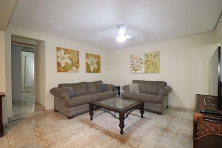 Casa à venda com 348m², 3 quartos e 12 vagasCasa 1 - Sala