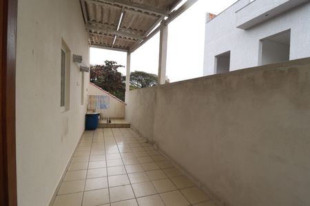 Casa à venda com 348m², 3 quartos e 12 vagasCasa 2 - Corredor lateral