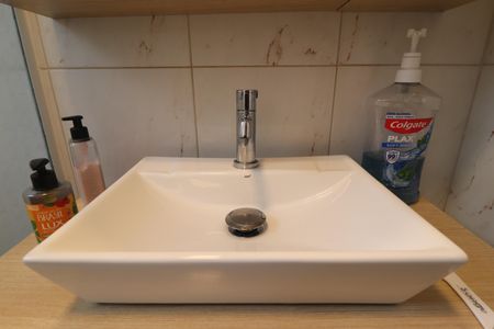 Casa à venda com 348m², 3 quartos e 12 vagasCasa 2 - Banheiro