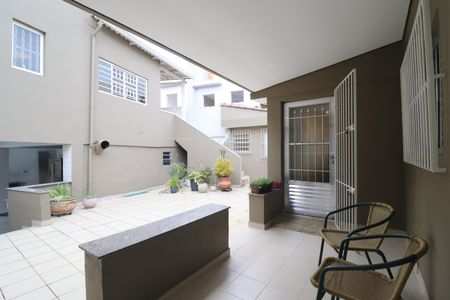 Casa à venda com 348m², 3 quartos e 12 vagasQuintal