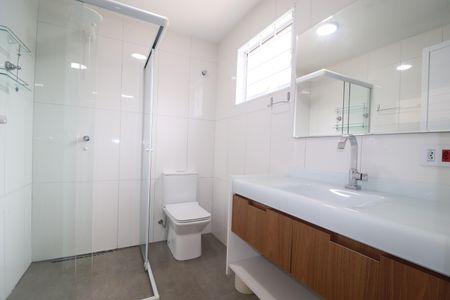 Casa à venda com 348m², 3 quartos e 12 vagasCasa 1 - Banheiro 2