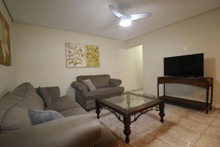 Casa à venda com 348m², 3 quartos e 12 vagasCasa 1 - Sala