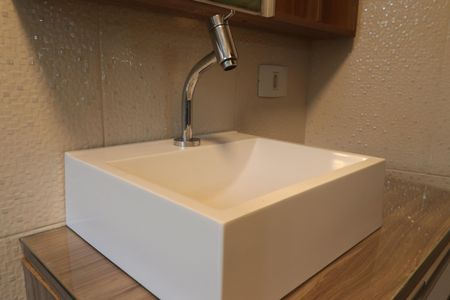 Casa à venda com 348m², 3 quartos e 12 vagasCasa 1 - Banheiro Quarto 1 suíte