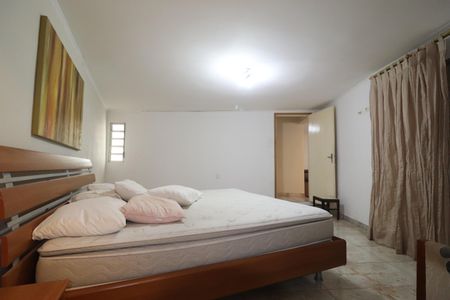 Casa à venda com 348m², 3 quartos e 12 vagasCasa 1 - Quarto 1 suíte