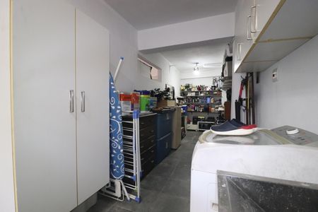 Casa à venda com 348m², 3 quartos e 12 vagasCasa 2 - Àrea de serviço