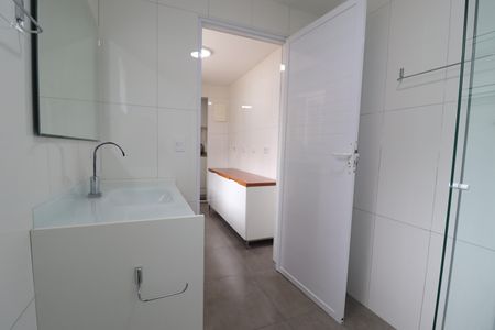 Casa à venda com 348m², 3 quartos e 12 vagasCasa 1 - Banheiro 2