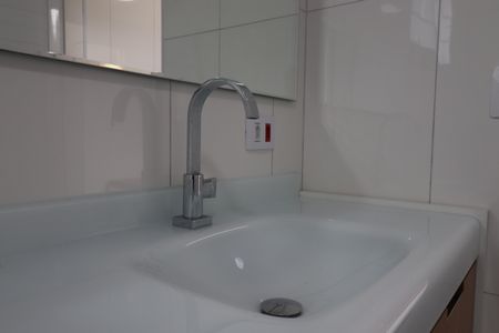 Casa à venda com 348m², 3 quartos e 12 vagasCasa 1 - Banheiro 2