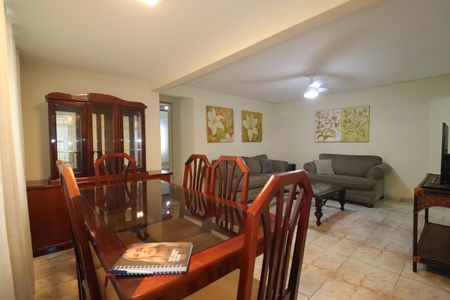 Casa à venda com 348m², 3 quartos e 12 vagasCasa 1 - Sala