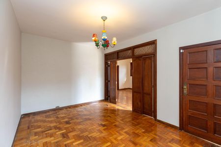 Casa para alugar com 300m², 3 quartos e 3 vagas Casa para alugar com 300m², 3 quartos e 3 vagasSala