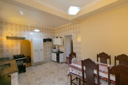 Casa à venda com 360m², 4 quartos e 2 vagasCozinha