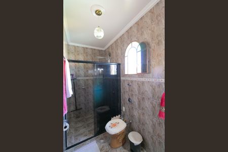 Casa à venda com 360m², 4 quartos e 2 vagasBanheiro da Suíte