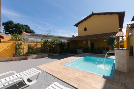 Casa à venda com 360m², 4 quartos e 2 vagasÁrea comum - Piscina