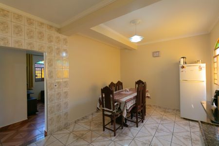 Casa à venda com 360m², 4 quartos e 2 vagasCozinha