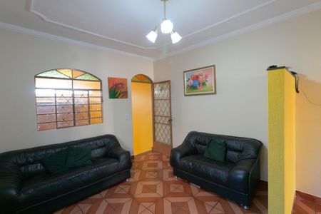 Casa à venda com 360m², 4 quartos e 2 vagasSala