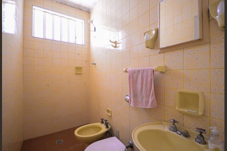 Casa à venda com 152m², 3 quartos e 4 vagasBanheiro Social