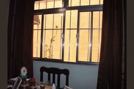 Casa à venda com 75m², 2 quartos e 2 vagas