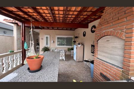 Casa à venda com 210m², 3 quartos e 2 vagas