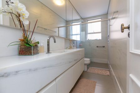 Apartamento à venda com 200m², 4 quartos e 3 vagasBanheiro