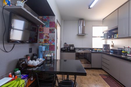 Apartamento à venda com 200m², 4 quartos e 3 vagasCozinha