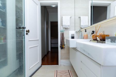 Apartamento à venda com 200m², 4 quartos e 3 vagasBanheiro da Suíte 