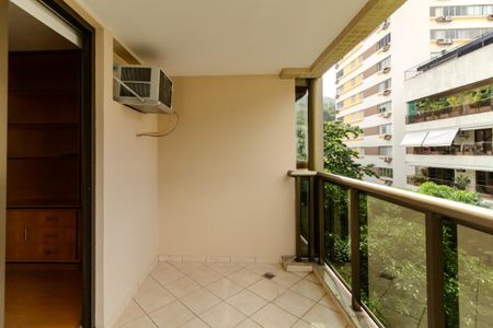Apartamento à venda com 46m², 1 quarto e 1 vagaVaranda da sala