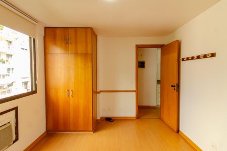 Apartamento à venda com 46m², 1 quarto e 1 vagaQuarto