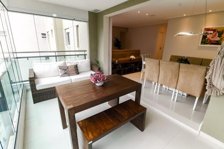 Apartamento à venda com 94m², 2 quartos e 2 vagasVaranda 