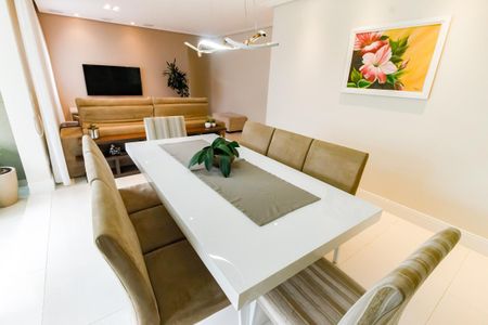 Apartamento à venda com 94m², 2 quartos e 2 vagasSala