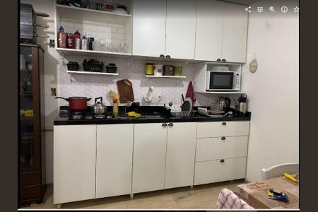 Cozinha de apartamento à venda com 3 quartos, 68m² em Menino Deus, Porto Alegre