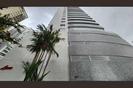 Apartamento para alugar com 120m², 2 quartos e 1 vagaFachada