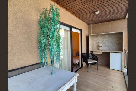 Apartamento à venda com 76m², 2 quartos e 2 vagas Apartamento à venda com 76m², 2 quartos e 2 vagasVaranda