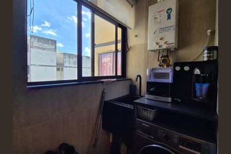 Apartamento à venda com 76m², 2 quartos e 2 vagas Apartamento à venda com 76m², 2 quartos e 2 vagasÁrea de serviço