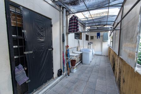 Casa à venda com 430m², 6 quartos e 6 vagas Casa à venda com 430m², 6 quartos e 6 vagasÁrea de serviço